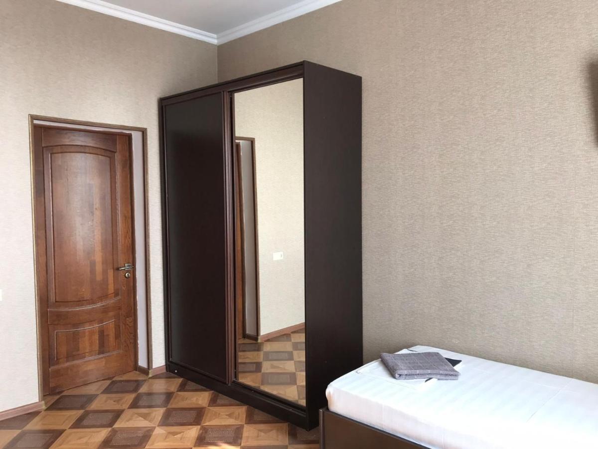 Гостевой Дом София 400 М До Моря Gagra Exterior foto